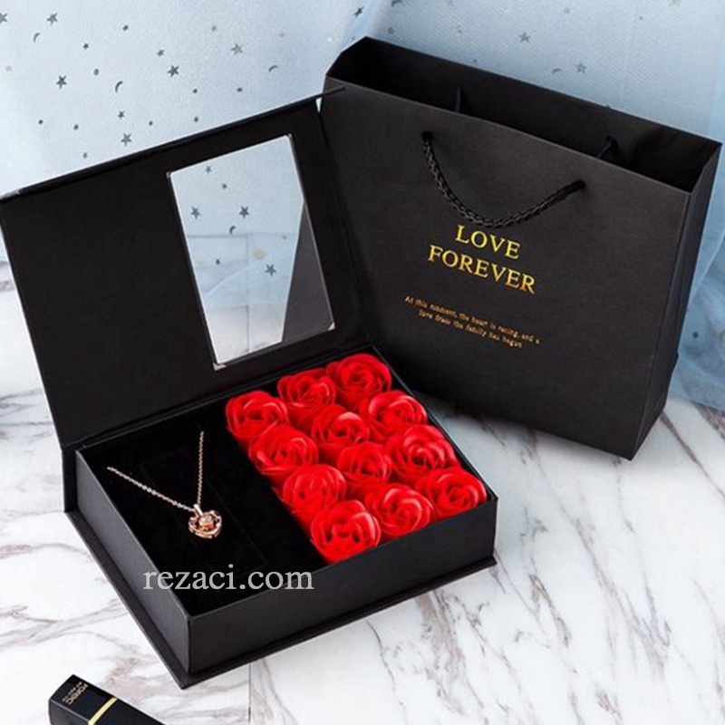 Coffret fleurs + bijou